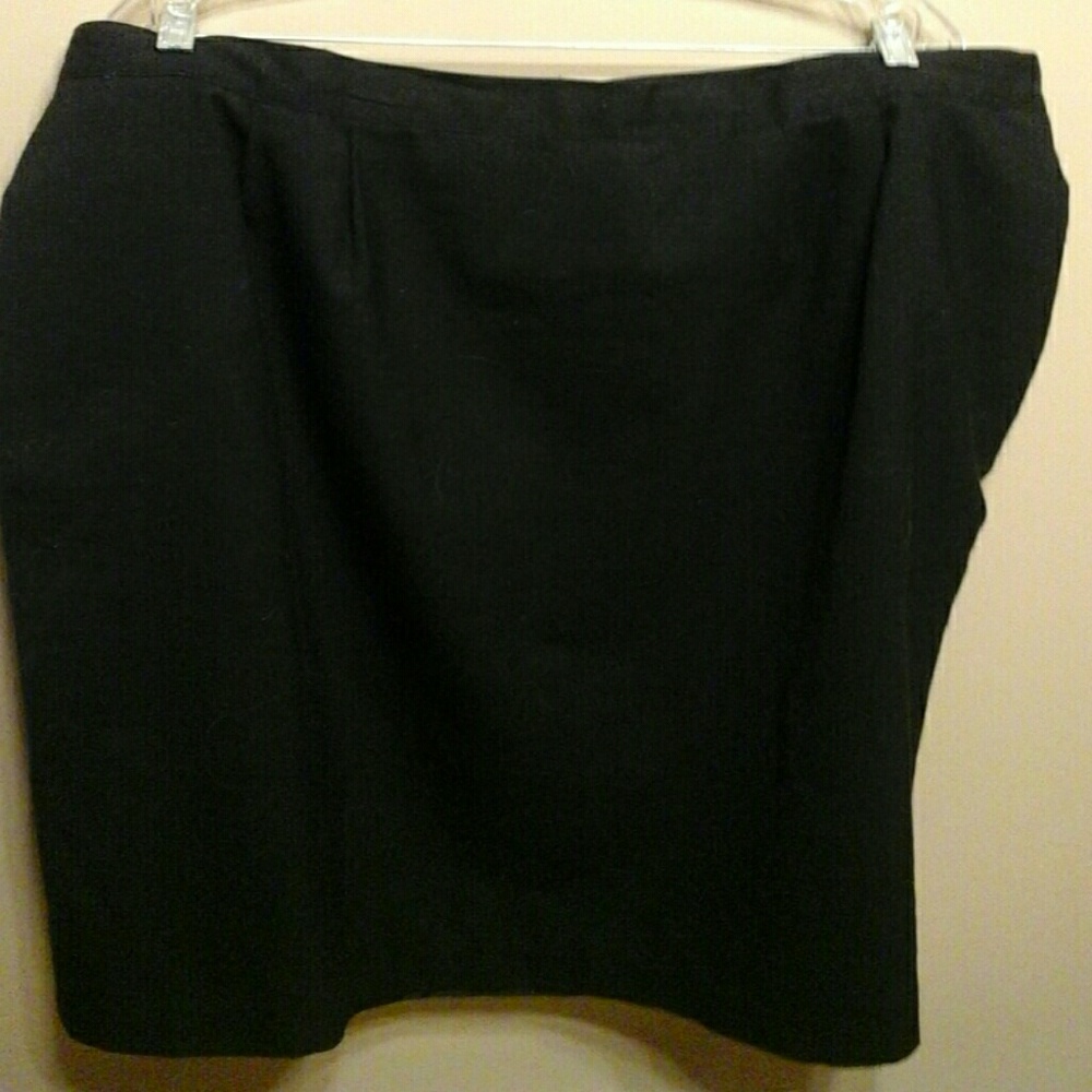 🔵 4/$25 Karen Scott Lined Classic Black Skirt